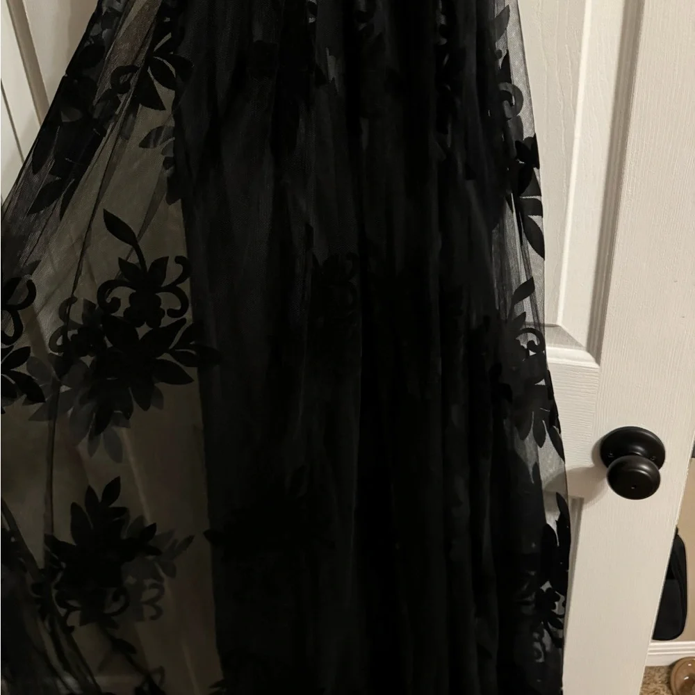 windsor prom dress - Picture 5 of 7